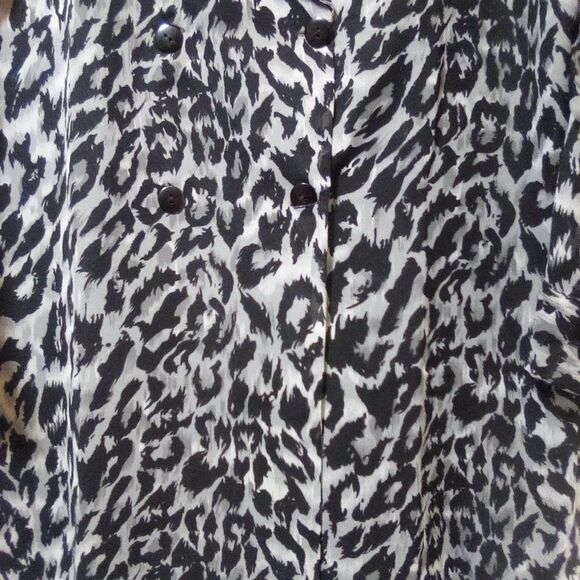 Fleurs By Elegant Additions Leopard Print Blazer Size: S - Picture 12 of 15
